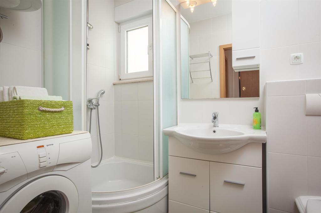 Apartment Paula Promajna Luaran gambar